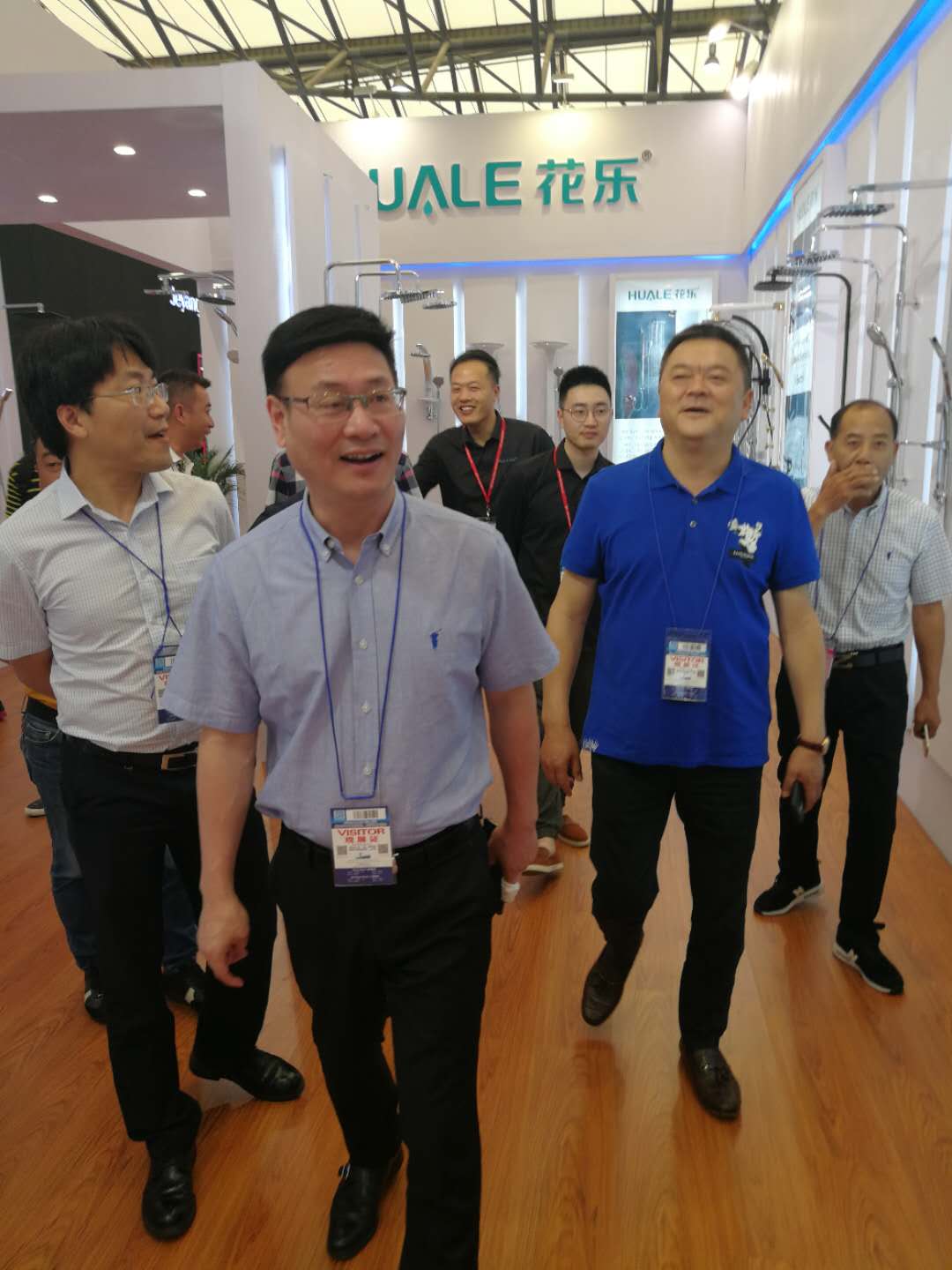 玉環(huán)副市長(zhǎng)蔡木貴一行7人參觀中國(guó)上海國(guó)際廚房衛(wèi)浴博覽會(huì)