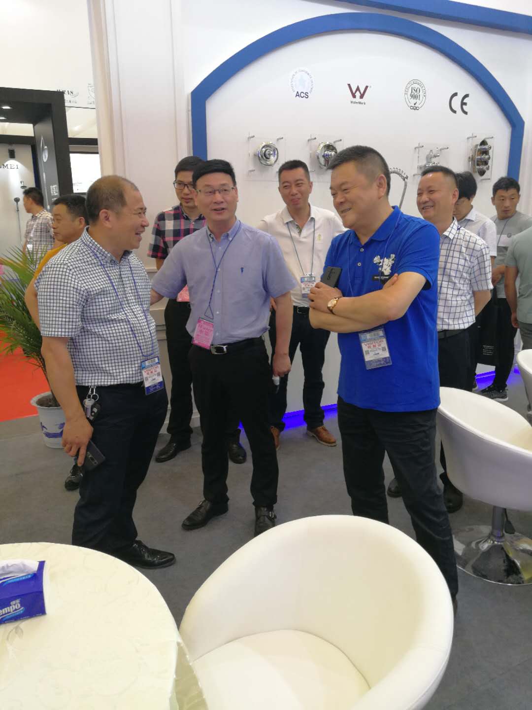 玉環(huán)副市長(zhǎng)蔡木貴一行7人參觀中國(guó)上海國(guó)際廚房衛(wèi)浴博覽會(huì)