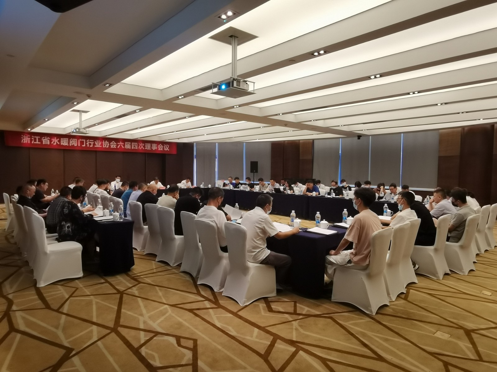 浙江省水暖閥門行業(yè)協(xié)會(huì)召開六屆四次理事會(huì)議